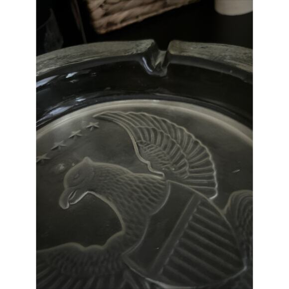 Vintage Indiana Glass Frosted American Eagle Ashtray cigar 10" very heavy 7 star - Picture 13 of 16